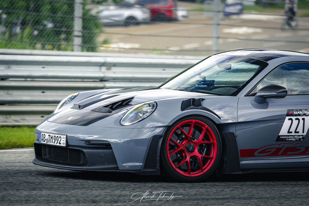 R6PZ2701 _Alexander Tschuncky | Entdecken Sie die faszinierende Welt von Alexander Tschuncky Arts: Kreative Fotografie, atemberaubende Automobilkunst und hochwertiger Bilderdruck. Lassen Sie sich inspirieren! - Realisiert mit Pictrs.com