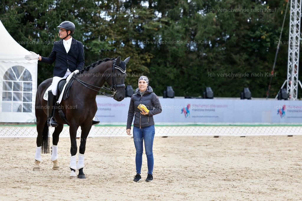 3-Siegerehrung-Dressur M_-StoibPH-2577 | working equitationturnier fotograf videograf stoibphotography marixx film working equitation deutschland reitsport turnierfotografie eventfotografie equestrian events