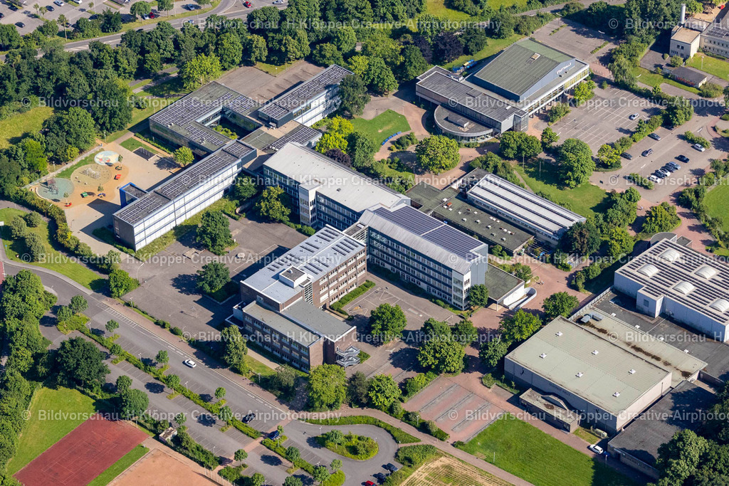 Luftbild Kamp-Lintfort-4822 | Luftbildfotografie Schulgebäude des Georg-Forster-Gymnasium Kamp-Lintfort und die Stadthalle Kamp-Lintfort an der Moerser Straße in Kamp-Lintfort im Bundesland Nordrhein-Westfalen, Deutschland. - Realisiert mit Pictrs.com