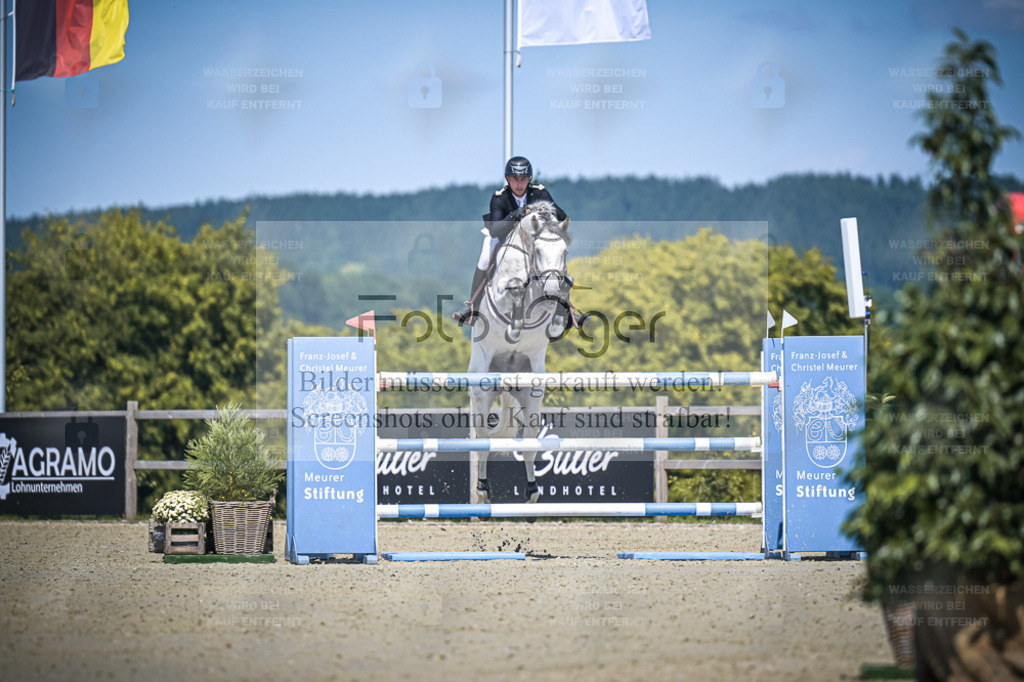 DOS_2542 | Entdecke hochwertige Reitturnierfotos von Foto Oger. Professionell, emotional und authentisch – jetzt Lieblingsmomente im Shop bestellen. - Realisiert mit Pictrs.com