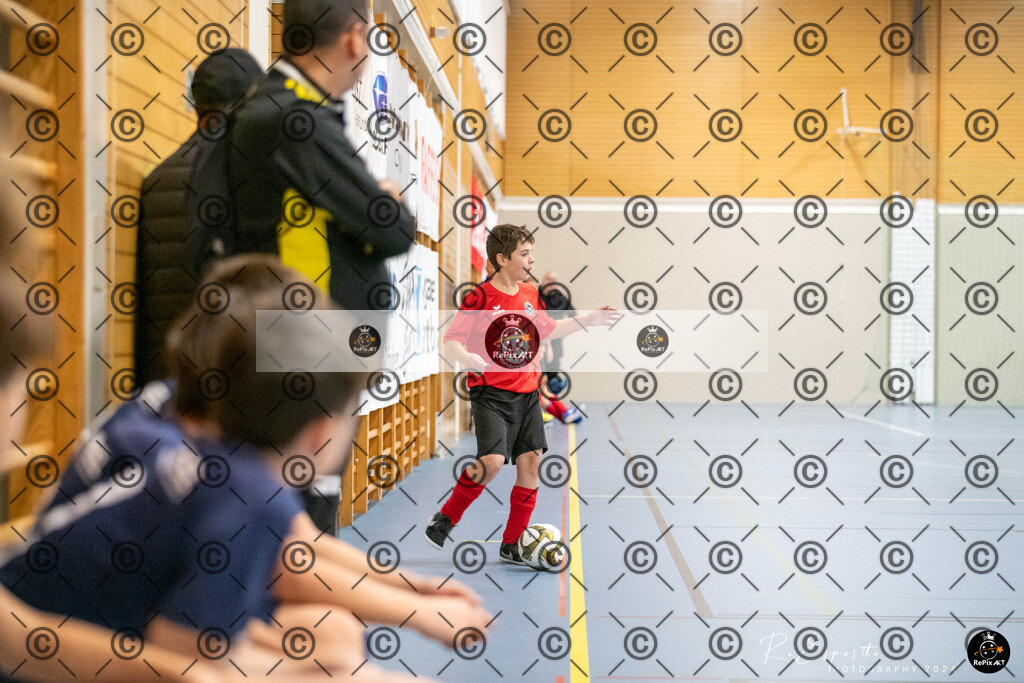 20241123_FCR-Hallenturnier-D_1_066 | Sport und Naturfotografie von Roberto Esposito zeigt echte Momente Bewegung und die Schönheit der Natur. Ausdrucksstarke Bilder schaffen Emotionen.