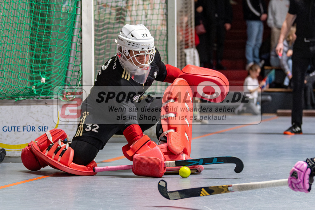 SM_2024-12-20-D85_-572 | 1.Bundesliga Hallenhockey  (W) DCADA - HTHC / 6:5 (3:3)