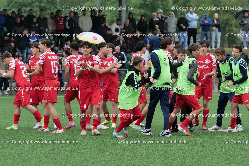 Fußball : C-Junioren : Aufstieg Regionalliga West : SUS 09 Dinslaken - Vfb 03 Hilden am 04.06.2026 in Dinslaken | Fußball : C-Junioren : Aufstieg Regionalliga West : SUS 09 Dinslaken (rotr Trikots)- Vfb 03 Hilden (weiße Trikots) am 04.06.2026 in Dinslaken - Realisiert mit Pictrs.com