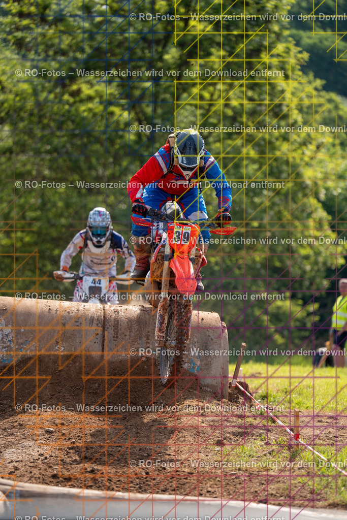 Wolfshausen 4 Lauf -213 | Sportfotografie von RO-Fotos: Motorsport, Motocross, Enduro, Laufveranstaltungen und Triathlon. Professionelle Fotos von Sportlern und Events. - Realisiert mit Pictrs.com