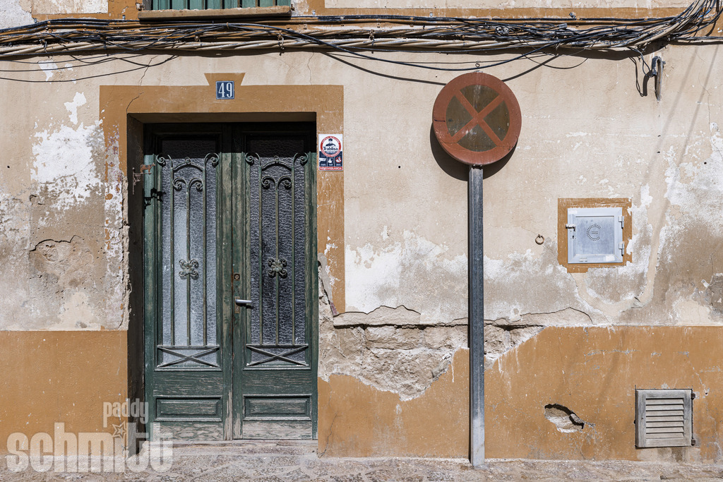PS-Fassaden-Mallorca-2026-04 | Entdecke die größte Bildgalerie der Region mit Fotografien aus dem Allgäu, der Bodenseeregion, Oberschwaben, dem Donautal und der Schwäbischen Alb. Landschaften, Luftaufnahmen und Reisefotografie als Wandbild und Fotokunst. - Realisiert mit Pictrs.com