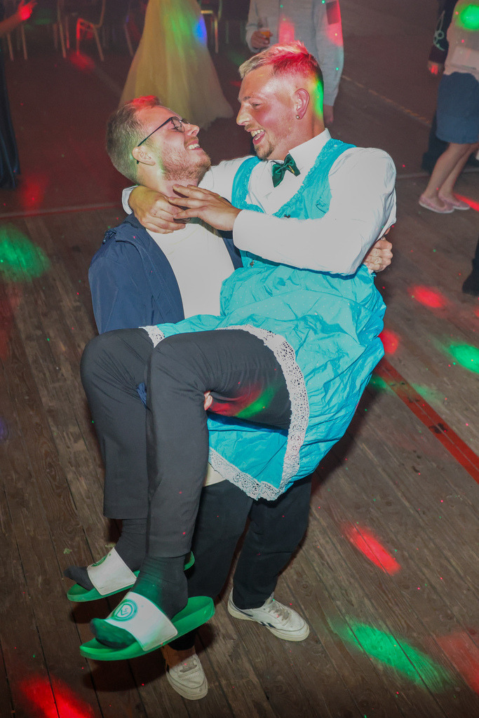 top-top.de-250601-153 | Foto, Video, Fotografie, Videografie, Fotobox, DJ, Discjockey, Musik, Musikbox, Veranstaltung, Photobooth, Amazon, Ebay, Buchtipp, Bestseller, Autor, Verlag, Buch, Wesel, Hamminkeln, NRW, Dinslaken, Rees, Drohne, Hochzeit, Party, Fotobox, Wesel, Fotograf