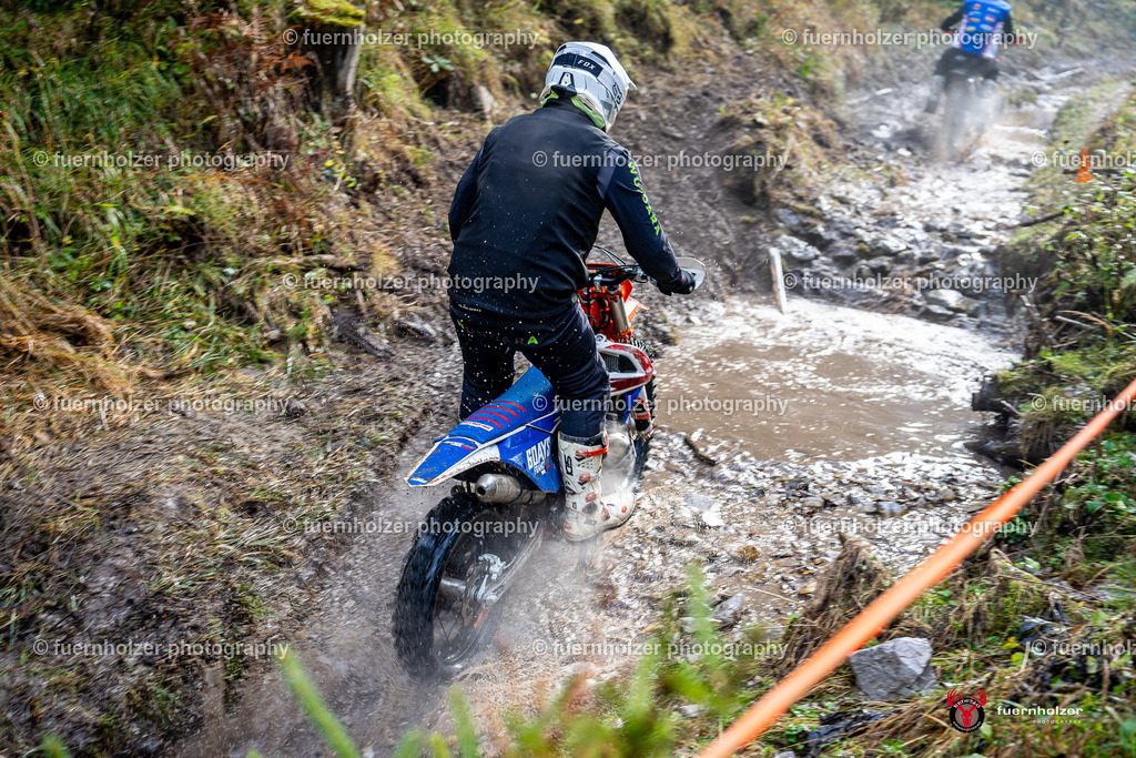 fuernholzer_241026-C1-50 | Fotografische Impressionen von der Red Stag Enduro Extreme by fuernholzer-photography.com. Endurosport in Österreich fotografisch festgehalten von fuernholzer. Auftragsfotografie für Private, Gewerbefotos und Industriefotografie. Eventfotografie, Sportfotografie und Motorsportfotografie. Anbieter von Fotoworkshops, Fototraining, fotografischen Vorträgen und Fotoseminaren.