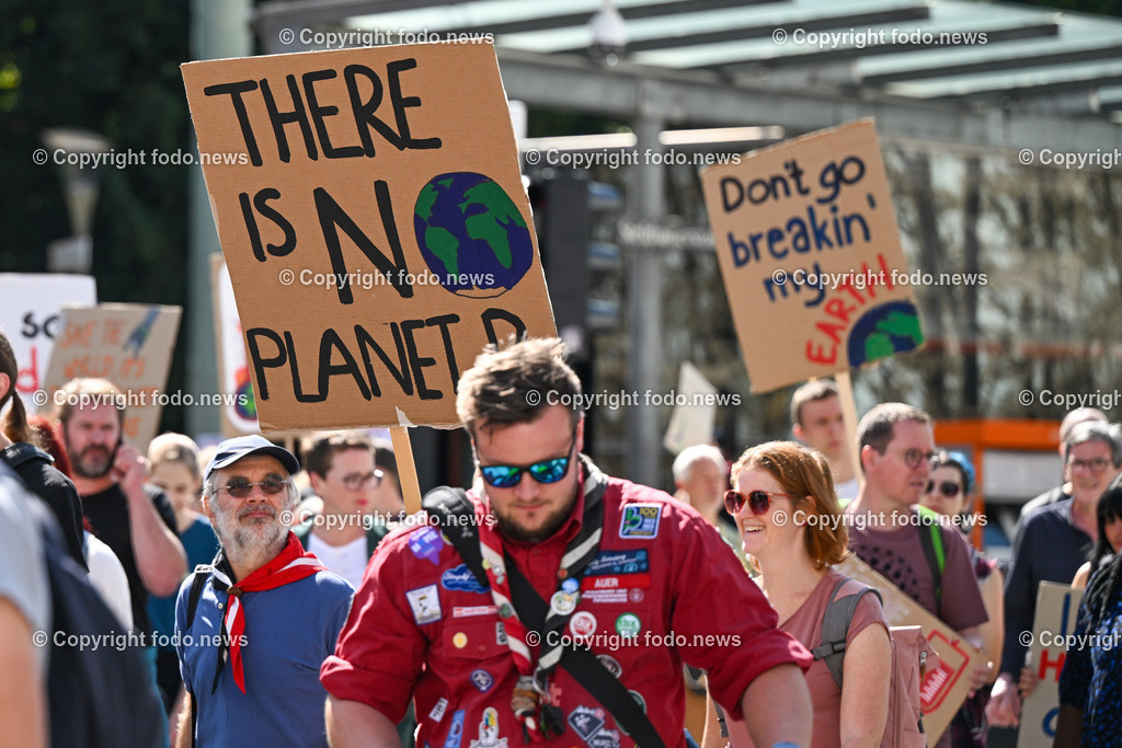 Demonstration Fridays for Future_ 15.09.2023-36 | 15.09.2023, Linz, AUT, Demonstration Fridays for Future, im Bild Teilnehmer an der Demonstration