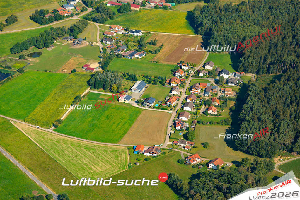 Das Luftbild zeigt : Gutmaning Cham - Die Luftaufnahme wurde 2024 vom UL-Flugzeug aus erstellt ( keine Drohne ) - Hochauflösende Luftaufnahme - Für grossformatige Ausdrucke geeignet. Die Geschenkidee !Mit Lizenz und Bildrechte bestellbar