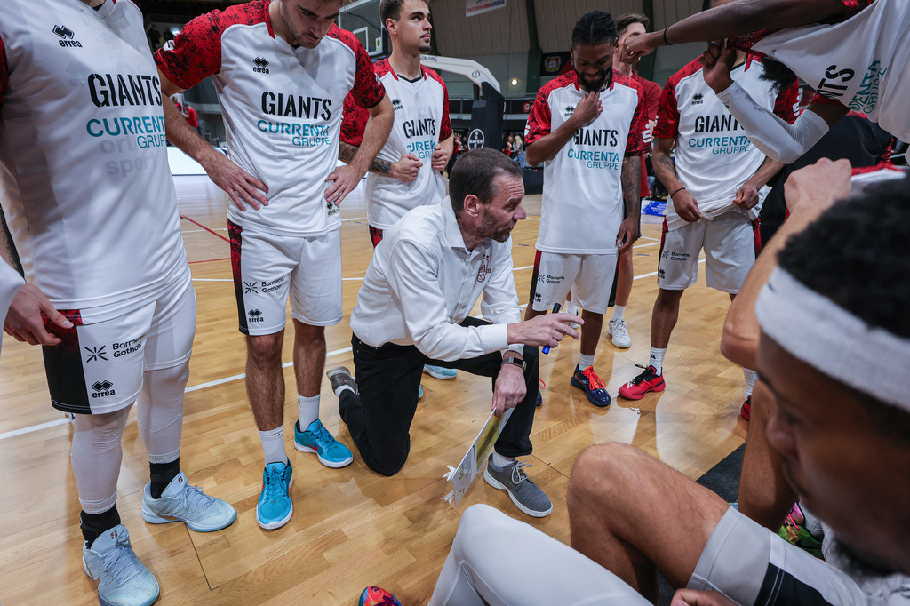 Pro A BAYER GIANTS vs Eisbären Bremerhaven-65 | Fotos von Basketballspielen aus dem Raum NRW fotografiert von Gero Mueller-Laschet und Daniel Schaefer - Realisiert mit Pictrs.com