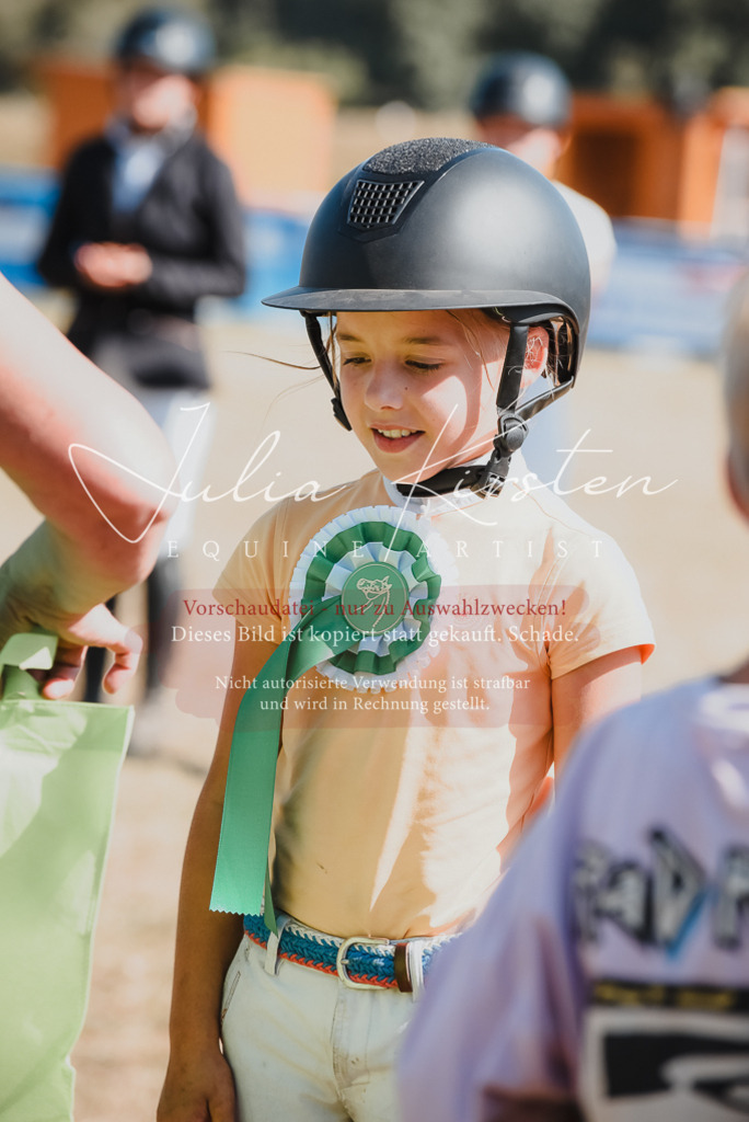 DSC_6342 | Pferde- und Turnierfotografie in Westsachsen. Pferdeportraits, Auftragszeichnungen und intuitive Kunst.