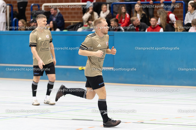 Fußball I Herren I Saison 2025-2026 I Solarstrom-Cup I Vorrunde I 03.01.2026.163 | SV Wahlstedt - SFC SchneeSV Wahlstedt - SFC SchneeSV Wahlstedt - SFC Schnee - Realisiert mit Pictrs.com