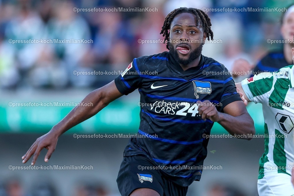 SCP09052502392 | 09.05.2025, Fußball, Preußen Münster - Hertha BSC, 2. Fußball Bundesliga, 33. Spieltag, Preußenstadion, Saison 2024 2025: Deyovaisio Zeefuik (Hertha BSC #42) DFB regulations prohibit any use of photographs as image sequences and or quasi-video.