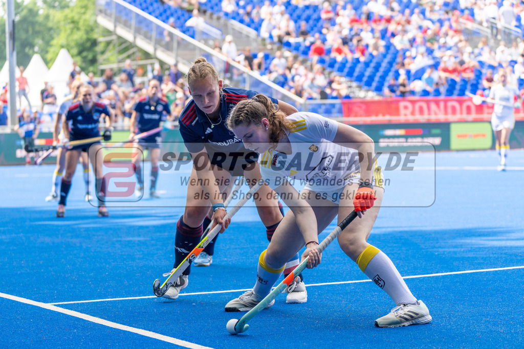 Final4_20250531-1059-HK107438 | Krefeld, Deutschland, 31.05.2025:  Feldhockey Final4 2025 – „Deutsche Feldhockey-Meisterschaften 2025“ im Gerd-Wellen-Hockeyanlage am 31.05.2025 in Krefeld, Deutschland. (Foto von Kramhöller/Fehrmann/Kaste)Krefeld, Germany, 31.05.2025: Feldhockey Final4 2025 – „Deutsche Feldhockey-Meisterschaften 2025“ in Gerd-Wellen-Hockeyanlage at 31.05.2025 in Krefeld, Deutschland. (Foto from Kramhöller/Fehrmann/Kaste)