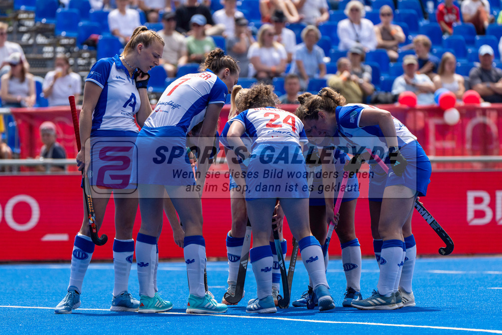 Final4_20250531-1314-HK107662 | Krefeld, Deutschland, 31.05.2025:  Feldhockey Final4 2025 – „Deutsche Feldhockey-Meisterschaften 2025“ im Gerd-Wellen-Hockeyanlage am 31.05.2025 in Krefeld, Deutschland. (Foto von Kramhöller/Fehrmann/Kaste)Krefeld, Germany, 31.05.2025: Feldhockey Final4 2025 – „Deutsche Feldhockey-Meisterschaften 2025“ in Gerd-Wellen-Hockeyanlage at 31.05.2025 in Krefeld, Deutschland. (Foto from Kramhöller/Fehrmann/Kaste)