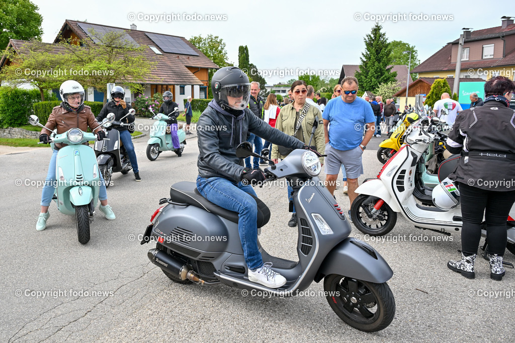 Lets Vespa togehter_ Neuhofen_ 05.05.2024-21 | 05.05.2024, Neuhofen, Kremsmuenster, AUT, Lets Vespa togehter 2024, Vespatreffen, im Bild Teilnehmer Vespatreffen, Motorsport Stadler