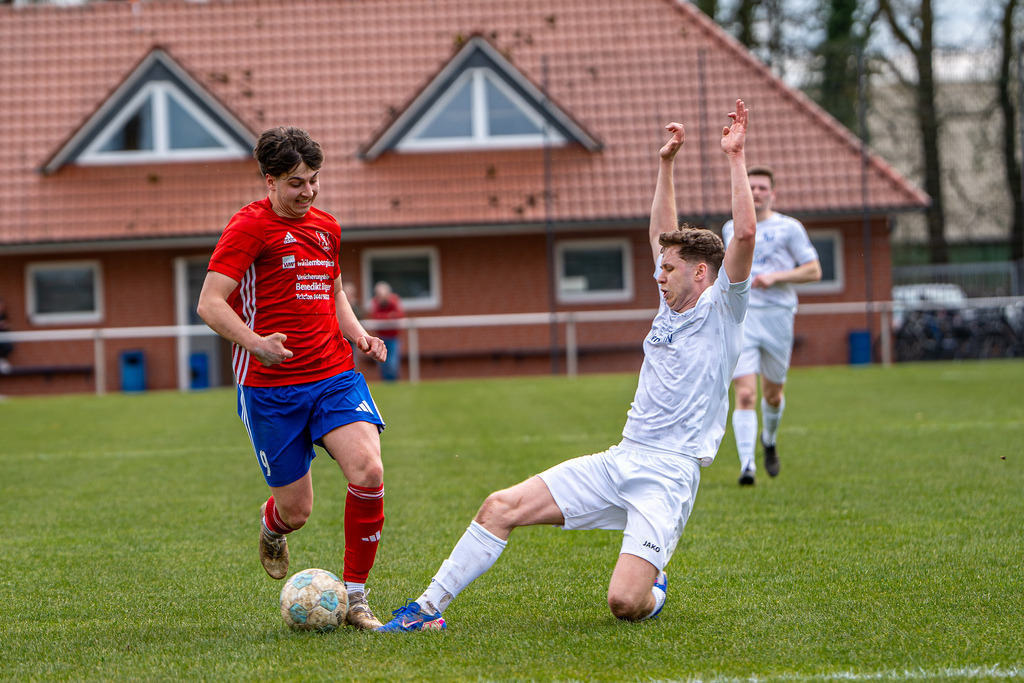 Fußball I Herren I Saison 2025-2026 I Halbfinale Kreispokal VEC I  BW Langförden - TV Dinklage II I 19233 | jns.sportfotos - Realisiert mit Pictrs.com
