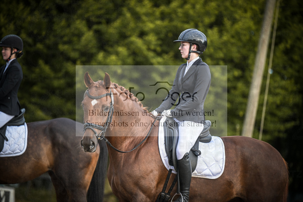 DOS_0382 | Entdecke hochwertige Reitturnierfotos von Foto Oger. Professionell, emotional und authentisch – jetzt Lieblingsmomente im Shop bestellen.Deutschlandweite Turnierfotografie. - Realisiert mit Pictrs.com