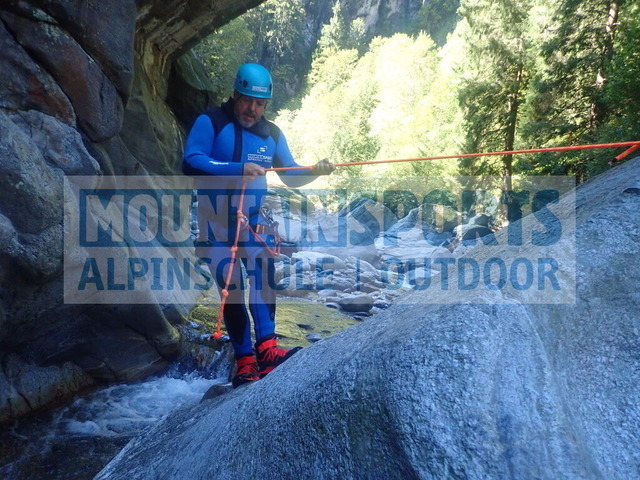 P1010028 | Bestelle die Bilder deines Berg- oder Wasser-Abenteuers mit Mountain Sports bequem von zu Hause aus direkt über unseren Online Fotoshop von pictrs.com. - Realisiert mit Pictrs.com