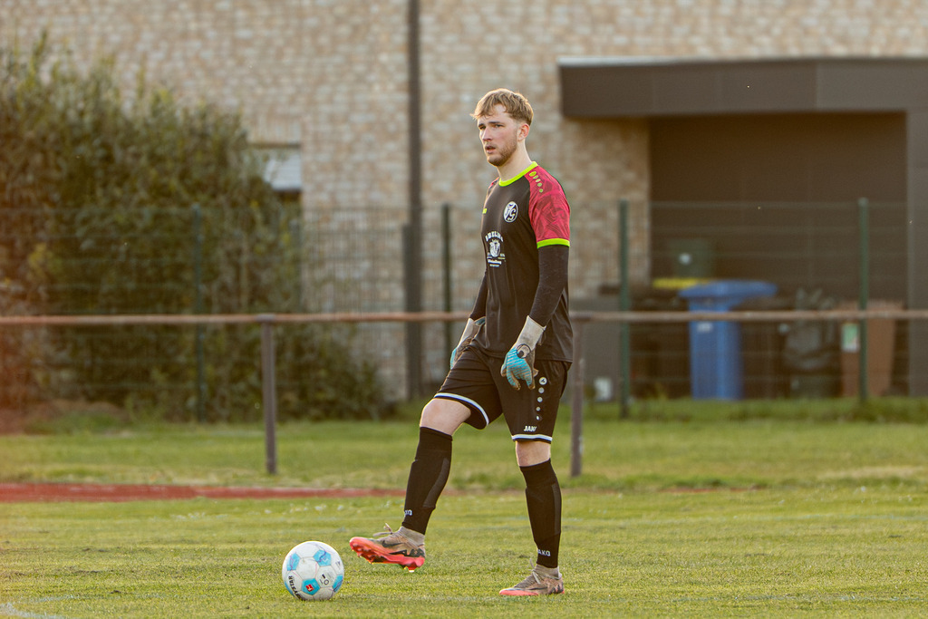 Fußball I Herren I Saison 2025-2026 I Bezirksliga Weser-Ems 4 I 23. Spieltag I TuS Frisia Goldenstedt - SW Osterfeine I 08208 | jns.sportfotos - Realisiert mit Pictrs.com