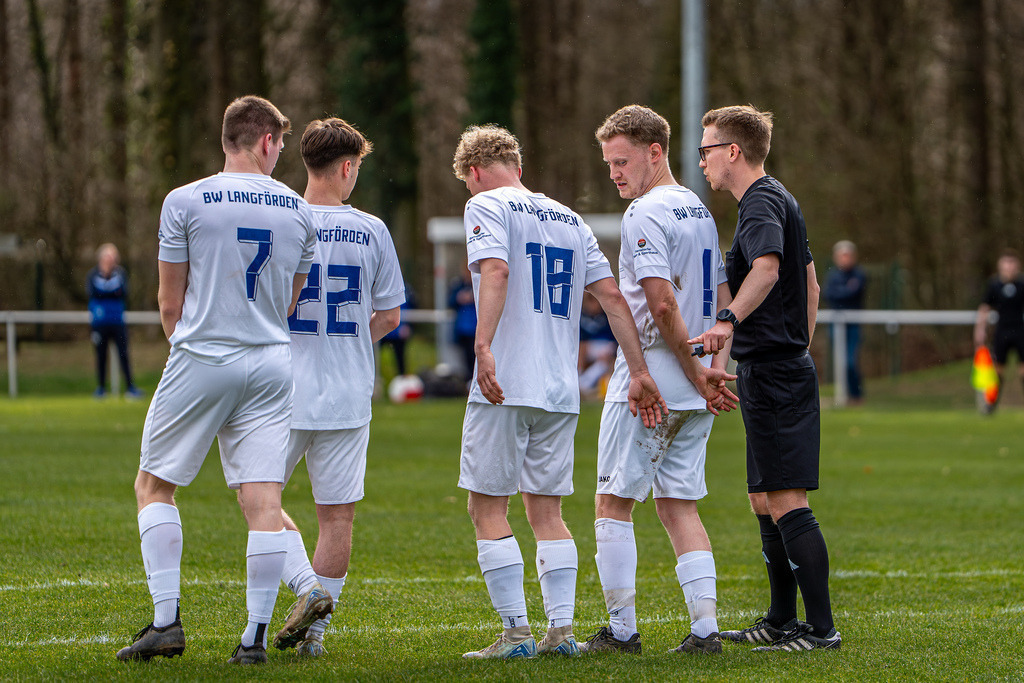 Fußball I Herren I Saison 2025-2026 I Halbfinale Kreispokal VEC I  BW Langförden - TV Dinklage II I 19184 | jns.sportfotos - Realisiert mit Pictrs.com