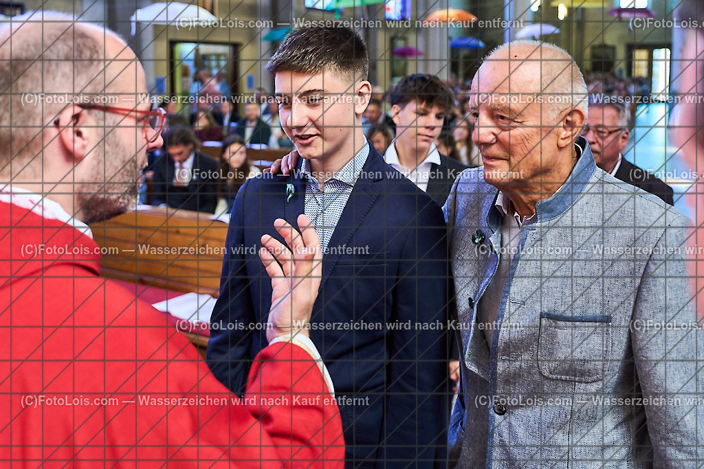 ALP1068_PfarrFirmung Wieselburg_Firmvorgang | (C)FotoLois.com, Alois Spandl, Firmung in der Pfarrkirche Wieselburg mit Generalvikar Dr. Christoph Weiss, Dechant Pfarrer Daniel Kostrzycki und Monignore Franz Dammerer, Sa 15. Juni 2024.