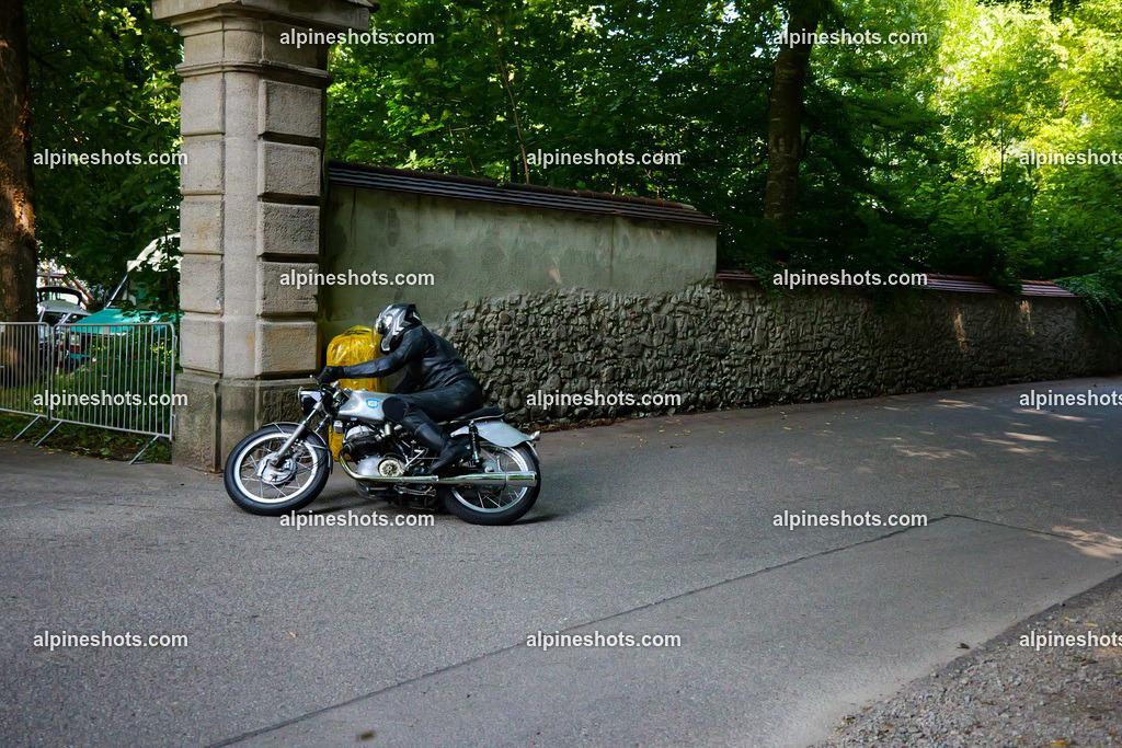 P1015386 | Erleben Sie atemberaubende, hochqualitative Fotos Ihrer Fahrt entlang der malerischen Alpenstraßen. Besuchen Sie alpineshots.com, um professionelle Aufnahmen Ihrer unvergesslichen Reise zu finden und zu kaufen - Realisiert mit Pictrs.com