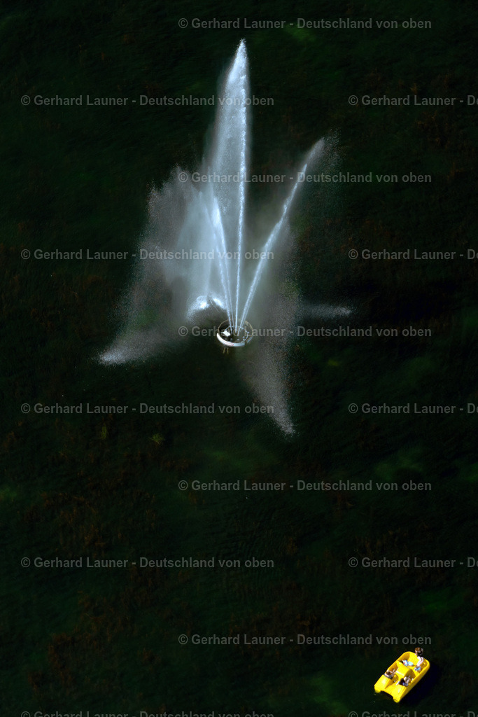 4031062 | HANNOVER 02.06.2020 Wasserspiel- Fontaine auf dem Maschsee in Hannover im Bundesland Niedersachsen, Deutschland. // Water - fountain in the dem Maschsee in Hannover in the state Lower Saxony, Germany. Foto: Gerhard Launer