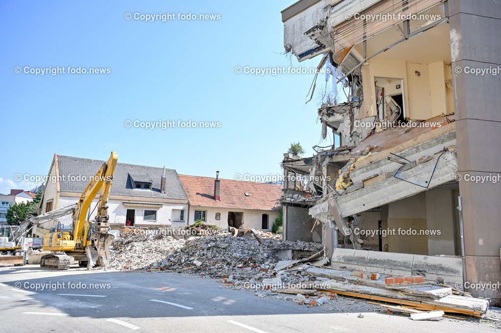 Linz_ Abbruchhaus Aubergstrasse_ 17.08.2023-8 | 17.08.2023, Linz, AUT, Aubergstrasse, Abbruchhaus, im Bild Linz, Abbruchhaus Aubergstrasse, Baustelle, Absperrung, gesperrt, Einsturzgefahr
