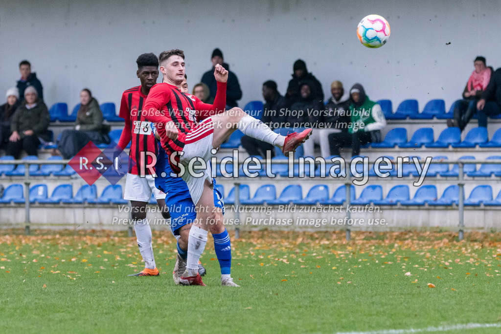Fußball, Saison 2022/23, Oberliga Hamburg, WTSV Concordia Hamburg - Niendorfer TSV, Sportpark Hinschenfelde (Hamburg), 13.11.2022, 19. Spieltag | Leon Mundhenk (#8, Concordia)