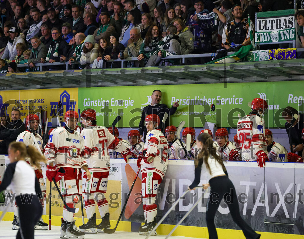 2025-09-12_082_TSV_Erding_gegen_EV_Landshut | Erding, Deutschland, 12.09.2025:Eishockey, Oberliga Süd 2025 / 2026, Testspiel, TSV Erding gegen EV Landshut, Endergebnis: 4:6Co-Trainer Ales Jirik (EV Landshut)Foto: Christian Riedel / fotografie-riedel.net