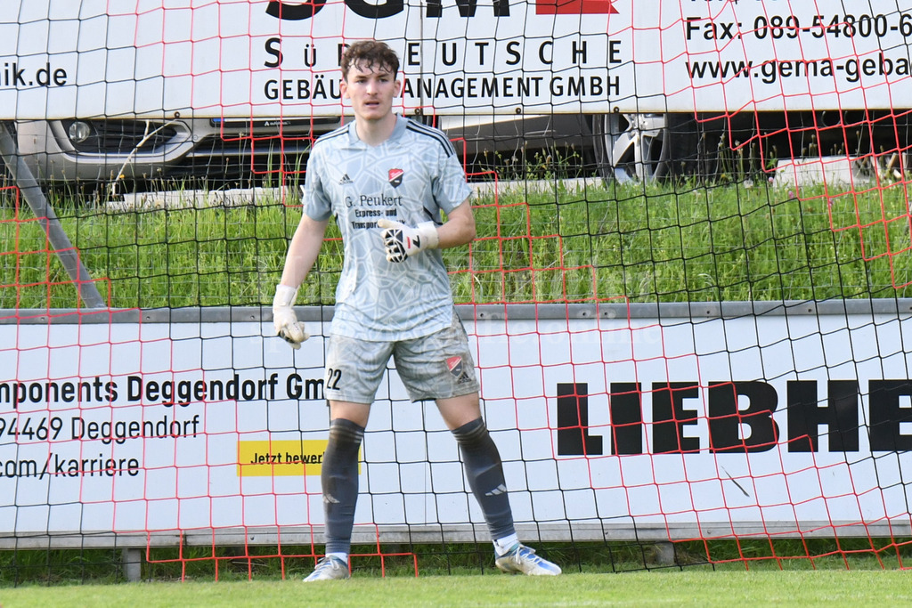  TSV Seebach : ASV Burglengenfeld | Enrico Birkner (TSV Seebach #22) Neuzugang SV Schalding/Heining U19 - Realisiert mit Pictrs.com
