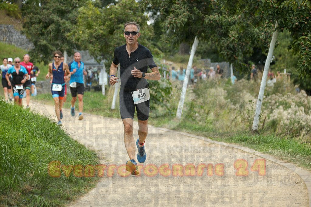 250824_1345_EX1_3571 | Sportfotografie im Rhein-Sieg Kreis, Köln, Bonn, NRW, Rheinland Pfalz, Hessen, etc. Unser Tätigkeitsfeld umfasst den Laufsport vom Volkslauf über den Marathon, Duathlon, Triathon bis zum Ultralauf wie Kölnpfad Ultra oder Schindertrail.
