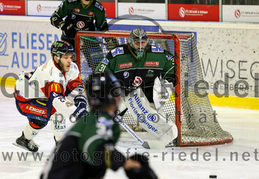 2023-01-13_011_TSV_Erding_gegen_VfE_Ulm-Neu-Ulm | Erding, Deutschland, 13.01.2023:
Eishockey, Bayernliga 2022 / 2023, 27. Spieltag, TSV Erding gegen VfE Ulm/Neu-Ulm, Endergebnis: 

Torwart Christoph Schedlbauer (Erding Gladiators, #31)

Foto: Christian Riedel / fotografie-riedel.net
