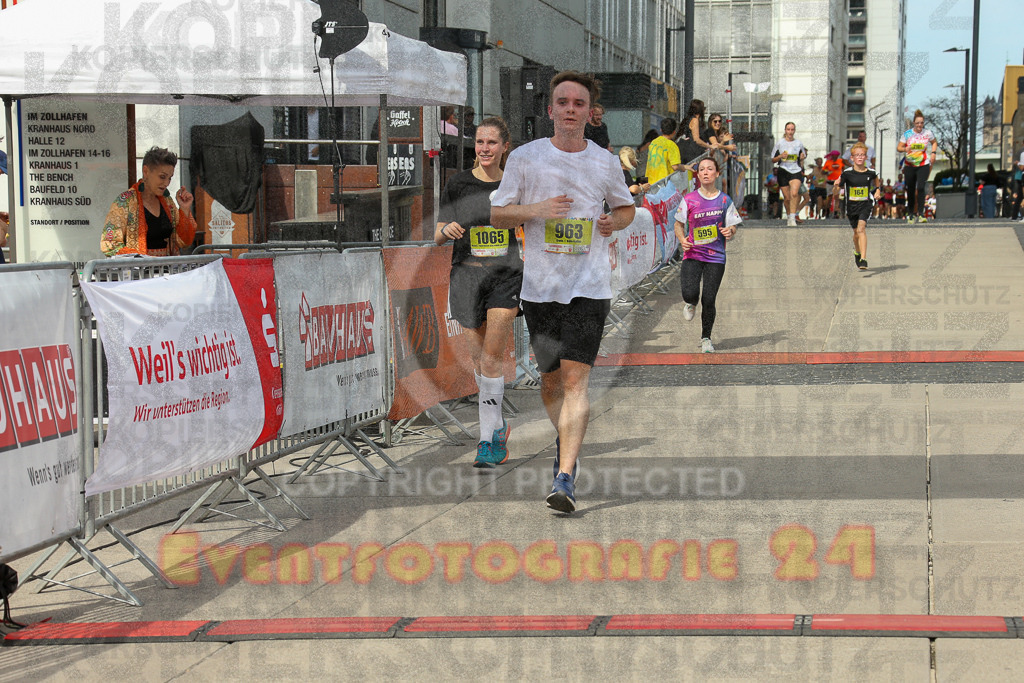 250920_1331_EX1_5212 | Sportfotografie im Rhein-Sieg Kreis, Köln, Bonn, NRW, Rheinland Pfalz, Hessen, etc. Unser Tätigkeitsfeld umfasst den Laufsport vom Volkslauf über den Marathon, Duathlon, Triathon bis zum Ultralauf wie Kölnpfad Ultra oder Schindertrail.
