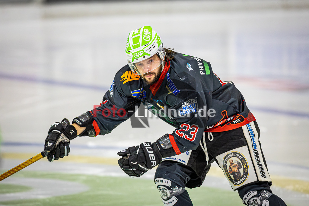 Peißenberg MINERS gegen ERSC Amberg | Eishockey Bayernliga 2025/26 Vorrunde 18. Spieltag, Peißenberg MINERS gegen ERSC Amberg, 20251212,Dejan VOGL (MINERS 23) in Aktion,2025-12-12 in Peißenberg (flatbuy Arena Peißenberg), Dejan VOGL (MINERS 23)Copyright: WolfgangxLindner www.foto-lindner.de