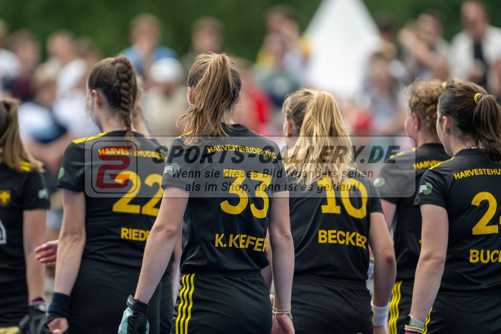 Final4_20250601-1158-Z09_4077 | Krefeld, Deutschland, 01.06.2025:  Feldhockey Final4 2025 – „Deutsche Feldhockey-Meisterschaften 2025“ Harvestehuder HTC - Düsseldorfer HC (Finale Damen) im Gerd-Wellen-Hockeyanlage am 01.06.2025 in Krefeld, Deutschland. (Foto von Kramhöller/Fehrmann/Kaste)Krefeld, Germany, 01.06.2025: Feldhockey Final4 2025 – „Deutsche Feldhockey-Meisterschaften 2025“ Harvestehuder HTC - Düsseldorfer HC (Finale Damen) in Gerd-Wellen-Hockeyanlage at 01.06.2025 in Krefeld, Deutschland. (Foto from Kramhöller/Fehrmann/Kaste)