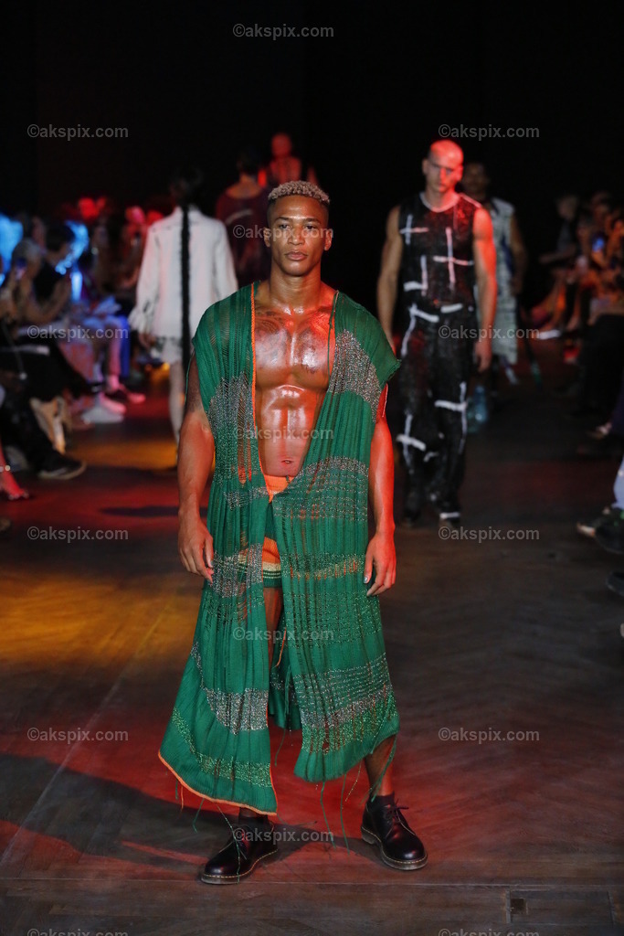 LML Studio auf der  MBFW Spring/Summer 2023 | Mercedes-Benz Fashion Week (MBFW)  Frühling / Sommer 2023 im Hotel Telegraphenamt Berlin in Berlin-Mitte. Die Kollektionen von LML Studio auf der MBFW Spring/Summer 2023. Das Bild zeigt Models mit der Kollektion von LML Studio.