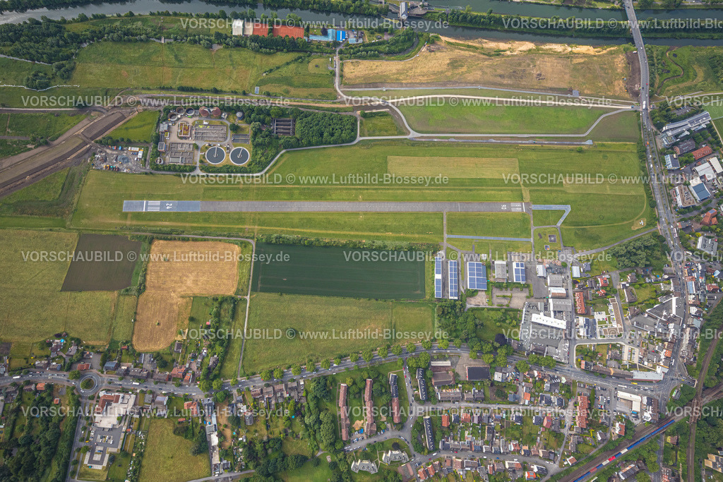 Hamm220603998 | Luftbild, Flugplatz Hamm-Lippewiesen,Start- und Landebahn, Flugplatzgebäude mit Solardach, Kläranlage Hamm Mattenbecke, Heessen, Hamm, Ruhrgebiet, Nordrhein-Westfalen, Deutschland