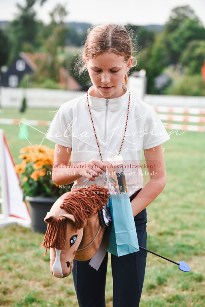 DSC_4797 | Pferde- und Turnierfotografie in Westsachsen. Pferdeportraits, Auftragszeichnungen und intuitive Kunst.