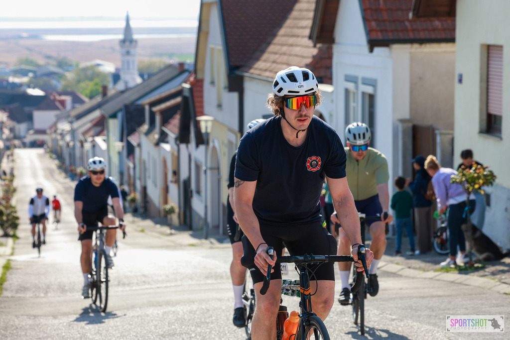 201_AR6_8635 | Neusiedlersee Radmarathon 2026@sportshot_your_pictrs #yourpictures#roadtowm2029 #nrm #neusiedlerseeradmarathon #neusiedlersee #neusiedlerseetourismus #burgenland #mörbisch #nrm26 #burgenlandtourismus #voglundco #poweredbyburgenlandtourismus #radsport #rad #marathon #ucigranfondo #visitburgenland #ucigranfondoworldseries