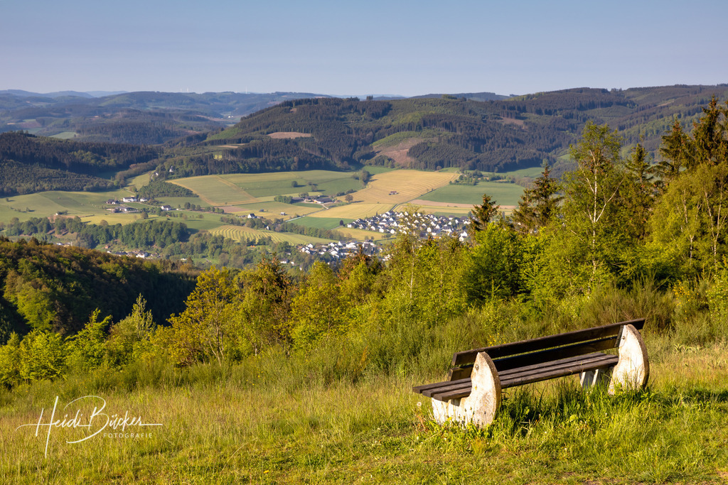 Aussicht von der Markshöhe auf Wenholthausen | Aussicht von der Markshöhe auf Wenholthausen - Realisiert mit Pictrs.com