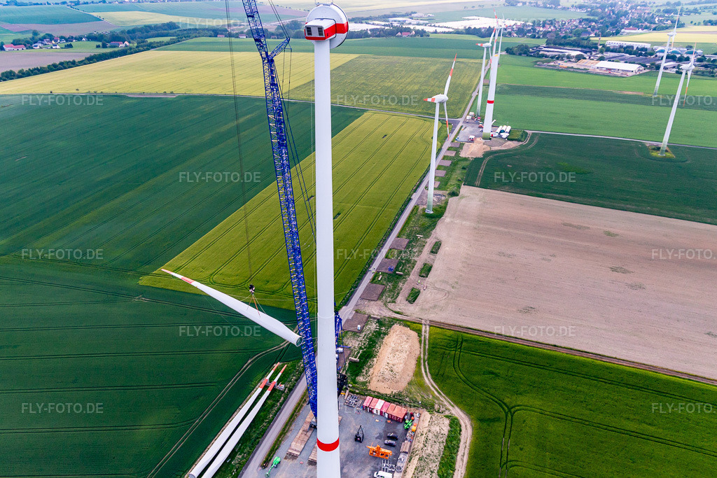 Luftbild: Baustelle eines Windrads am Windpark Oberseifersdorf der Alterric Deutschland GmbH und Energiequelle GmbH im Ortsteil Eckartsberg in Mittelherwigsdorf im Bundesland Sachsen in Deutschland. Foto: IMG_141624.jpg vom 23.05.2024 durch Werner Riehm/FLY-FOTO.deEnergiequelle - Energiewende machen wir | Energiequelle