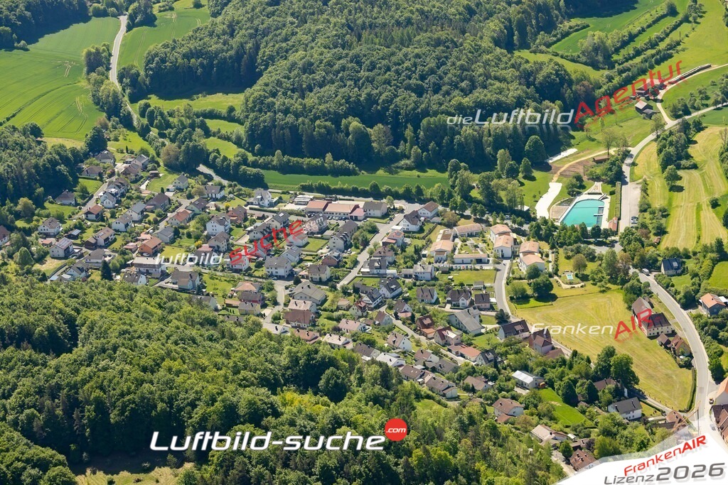 Luftaufnahme von  Königstein - Die Luftaufnahme wurde 2025 vom UL-Flugzeug heraus erstellt ( keine Drohne ) - Hochauflösende Luftaufnahme - für professionelle Ausdrucke geeignet. Die Geschenkidee !Mit Lizenz und Bildrechte bestellbar