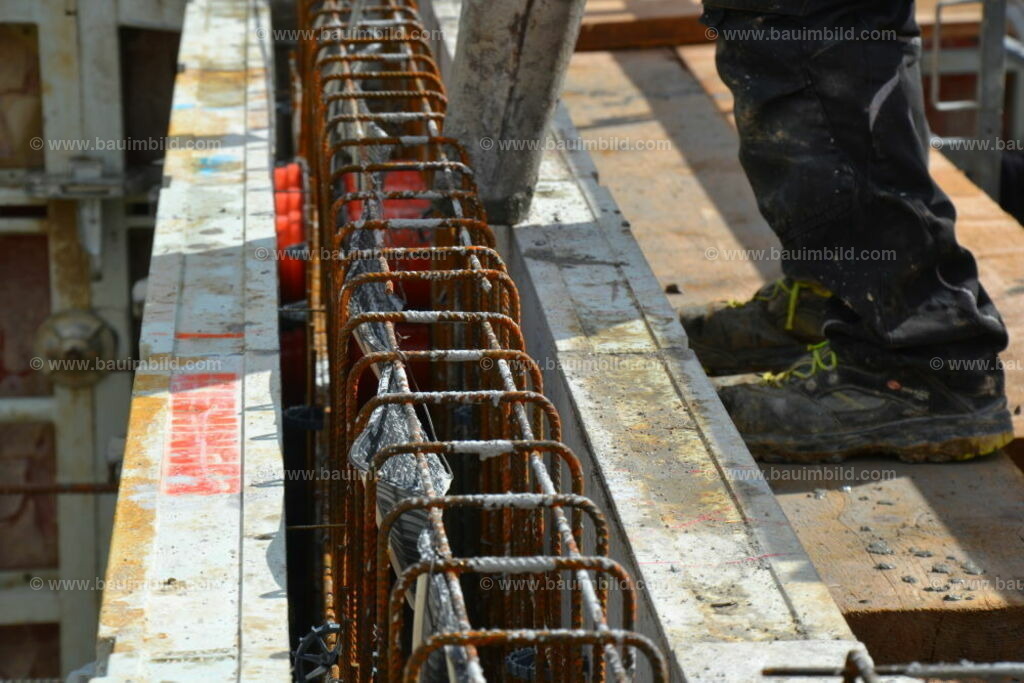 bib-lg04-betonarbeiten-0184 | Nach LV-Leistungsgruppen sortierte Detailfotos über den Bau eines Hauses. Alle Hausbau-Bilder direkt vom Urheber und Autor der Website Haus-Selber-Bauen.com