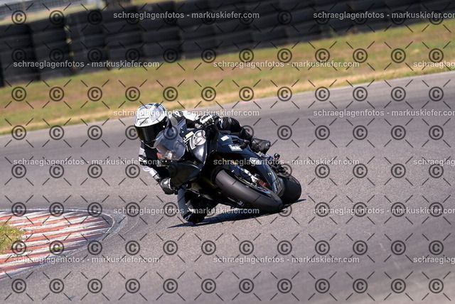 26bt04-2034 | markuskiefer.com - Realisiert mit Pictrs.com