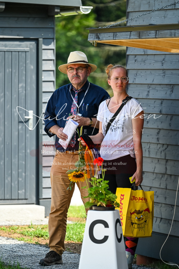 DSC_3412 | Pferde- und Turnierfotografie in Westsachsen. Pferdeportraits, Auftragszeichnungen und intuitive Kunst.