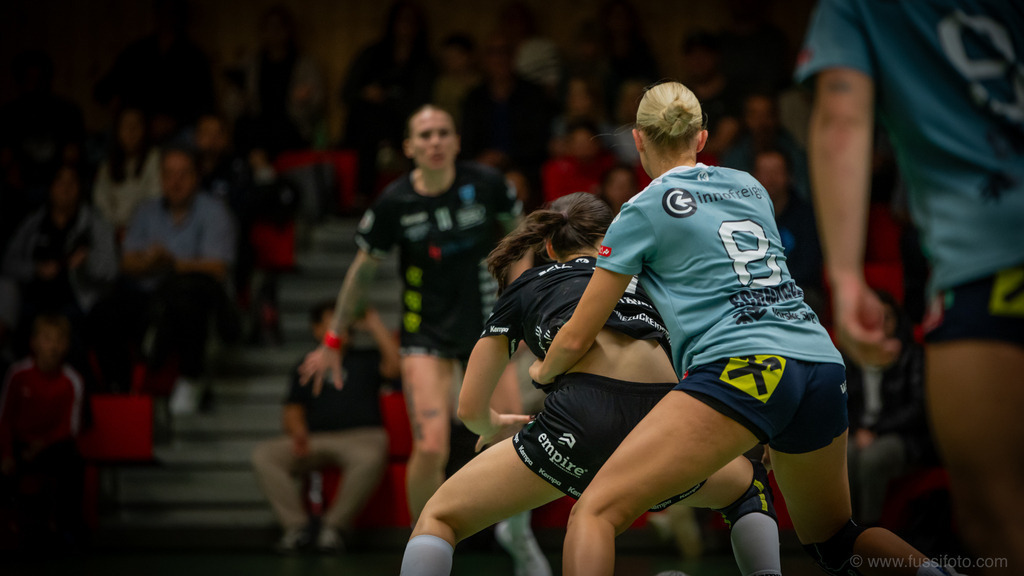 2024-11-02-ssv-füchse-159 | "Fussifoto.com – Ihr Ansprechpartner für hochwertige Fotografie! Entdecken Sie kreative Bilder und professionelle Dienstleistungen. Kontaktieren Sie uns für Ihre Projekte!"