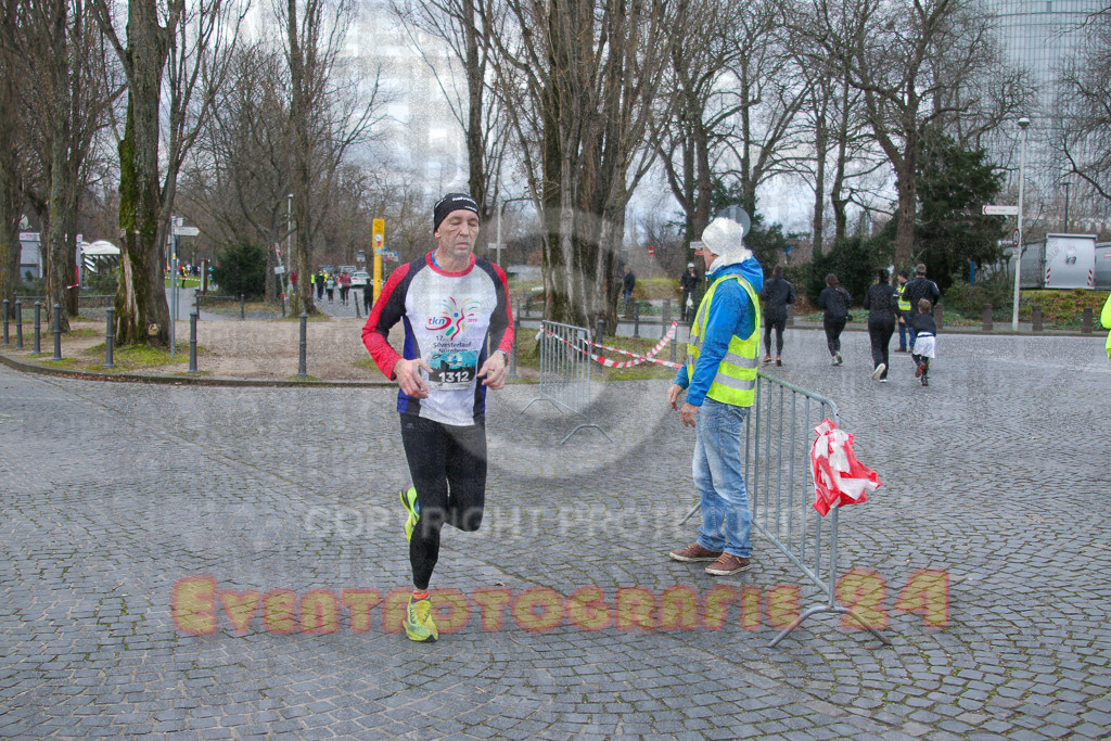 231231_1016_EV4_8244 | Sportfotografie im Rhein-Sieg Kreis, Köln, Bonn, NRW, Rheinland Pfalz, Hessen, etc. Unser Tätigkeitsfeld umfasst den Laufsport vom Volkslauf über den Marathon, Duathlon, Triathon bis zum Ultralauf wie Kölnpfad Ultra oder Schindertrail.