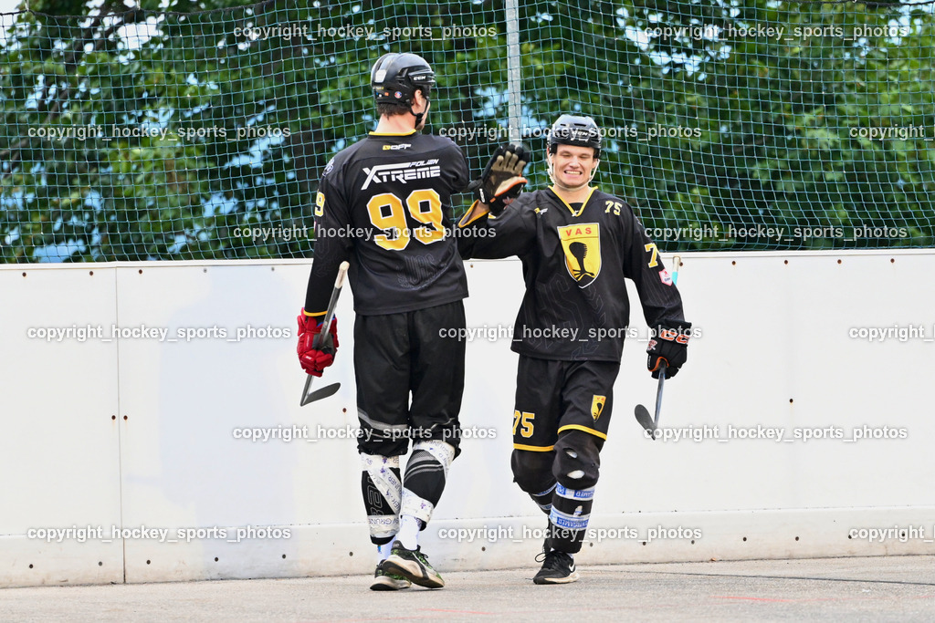 ASKÖ Hockey Villach vs. VAS Ballhockey  | #99 Alagic Adis VAS Villach, #75 Wohlfahrt Benedikt VAS Villach, Jubel VAS Ballhockey Mannschaft, ASKÖ Hockey Villach vs. VAS Ballhockey , ASKÖ Hockey Villach vs. VAS Ballhockey  am 06.07.2025 in Villach (Alpen Arena ), Austria, (Photo by Bernd Stefan)